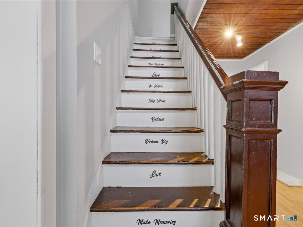 16 Grandview Terrace Portland CT 06480