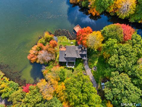 211 Phipps Drive West Haven CT 06516