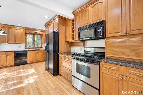 211 Phipps Drive West Haven CT 06516