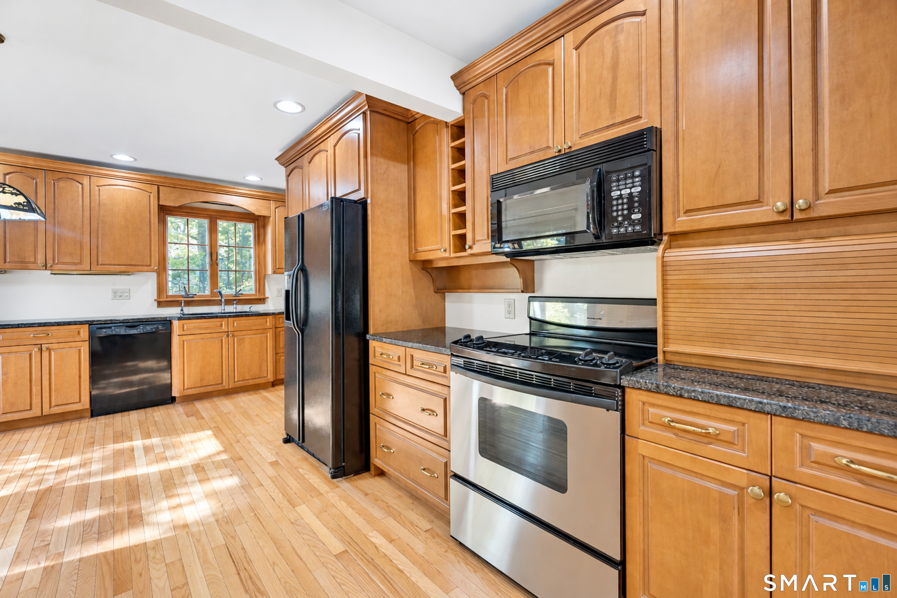 211 Phipps Drive West Haven CT 06516