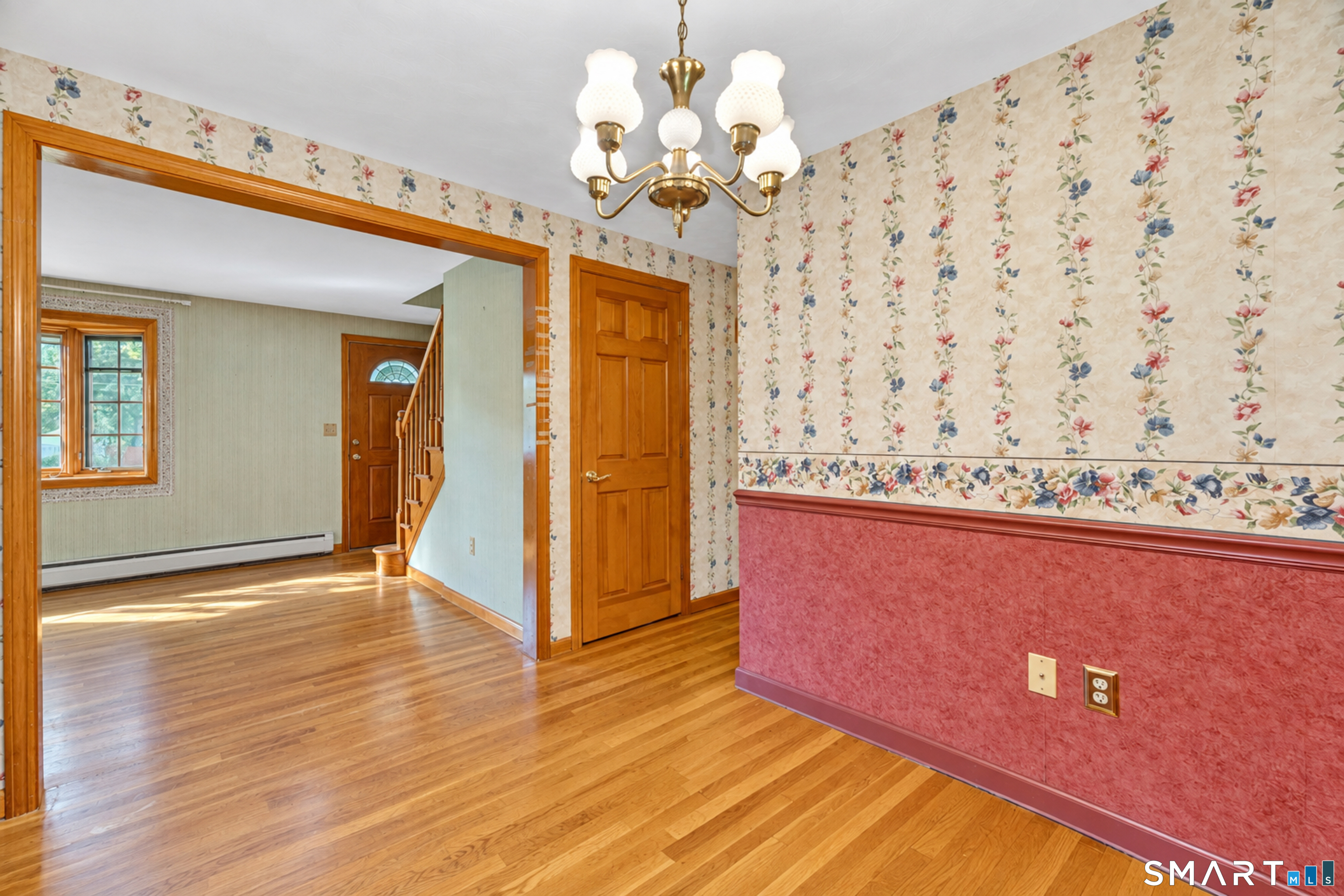 27 Queen Street Enfield CT 06082
