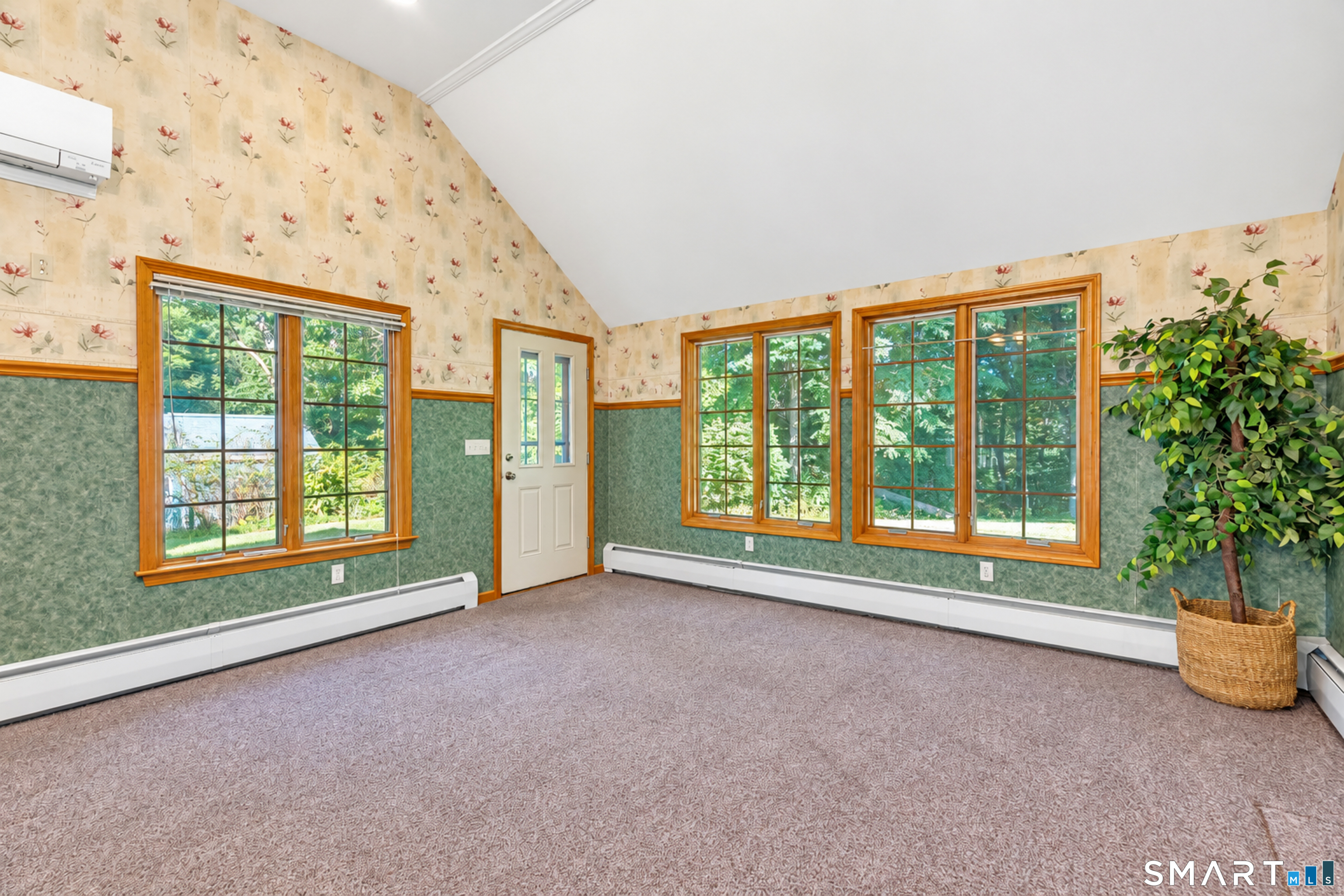 27 Queen Street Enfield CT 06082