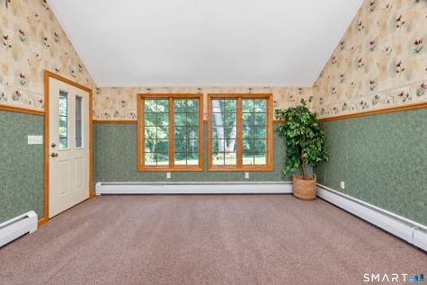 27 Queen Street Enfield CT 06082