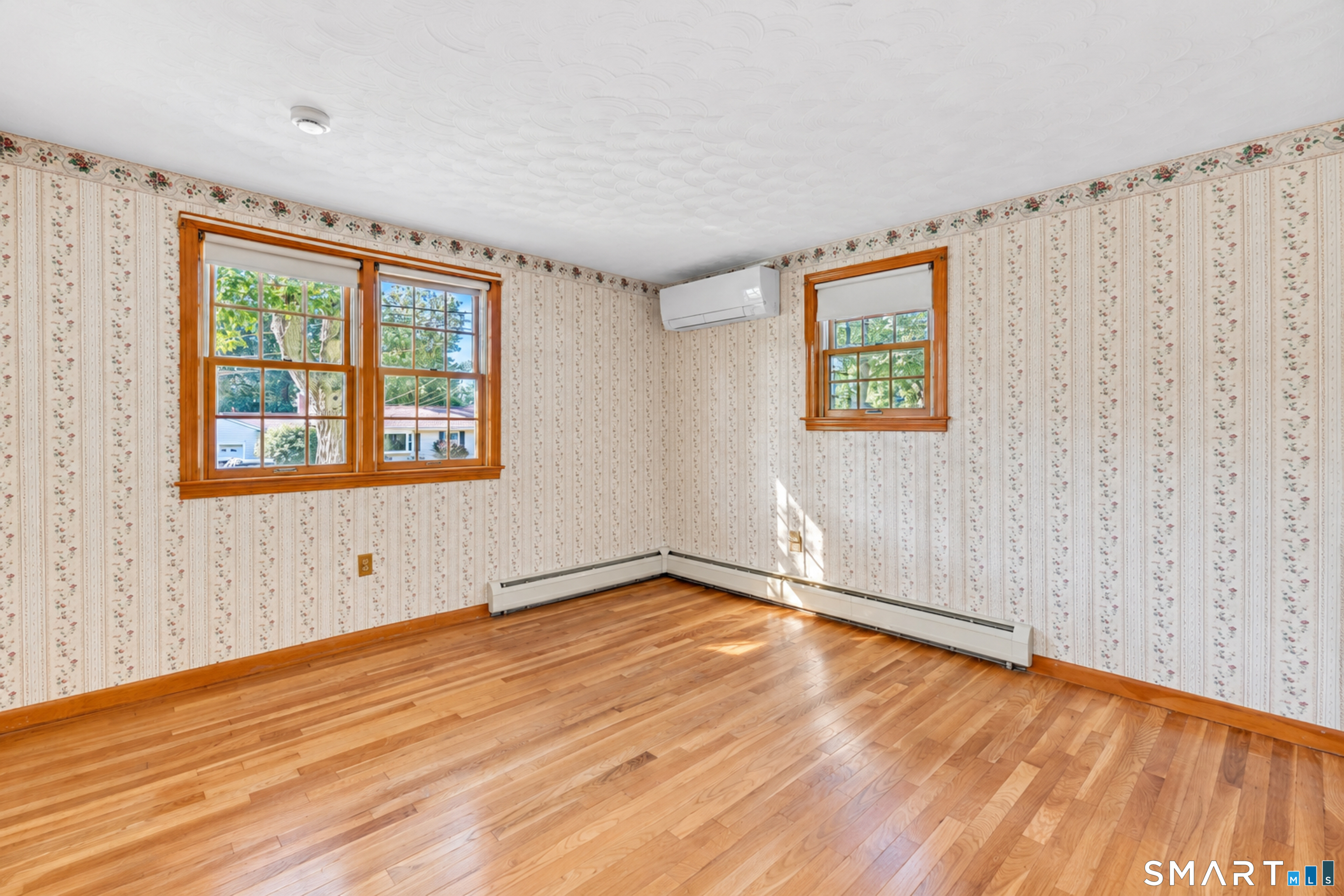 27 Queen Street Enfield CT 06082