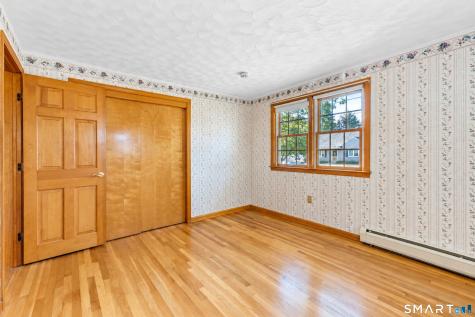 27 Queen Street Enfield CT 06082