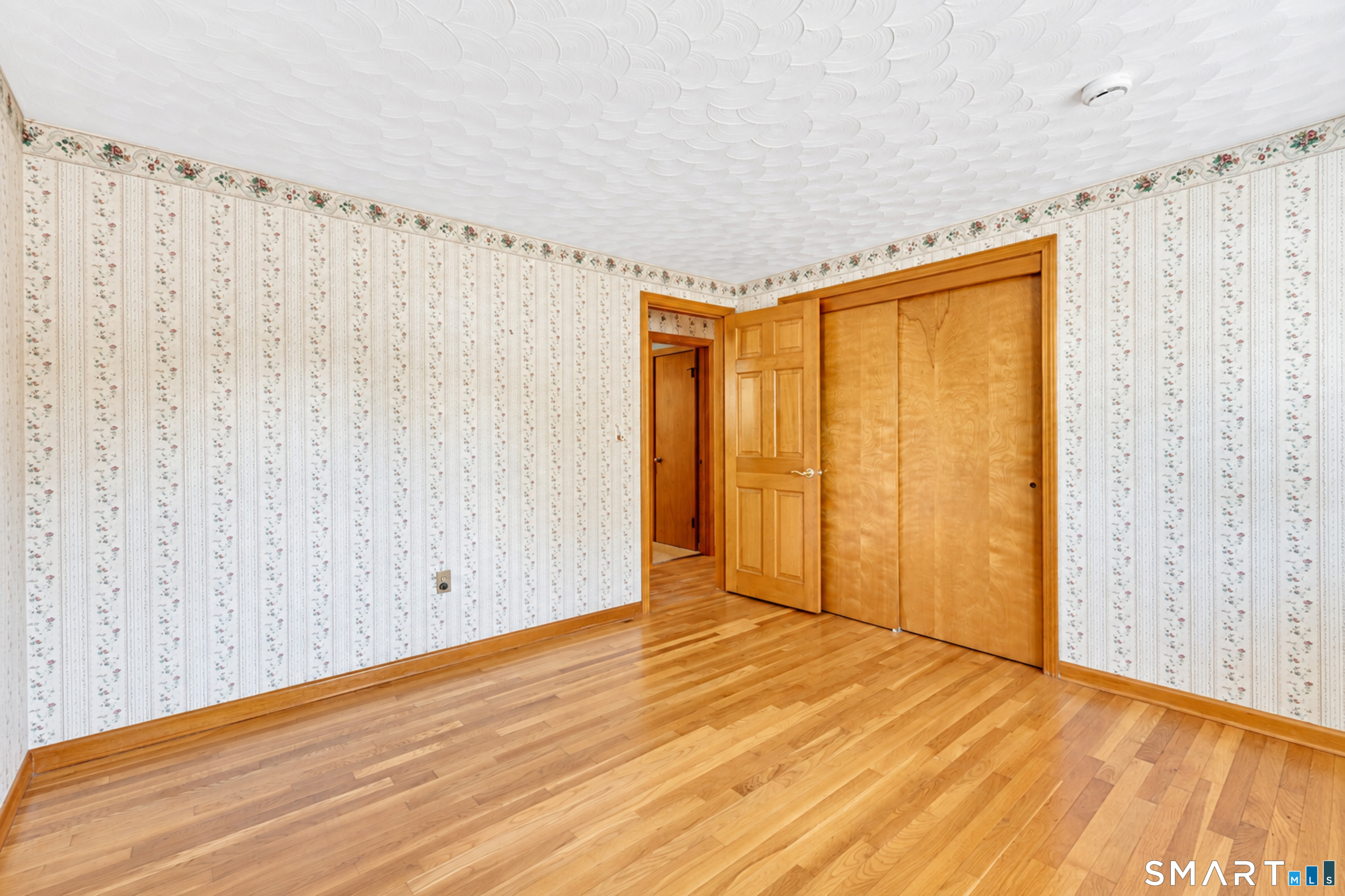 27 Queen Street Enfield CT 06082