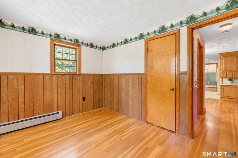 27 Queen Street Enfield CT 06082