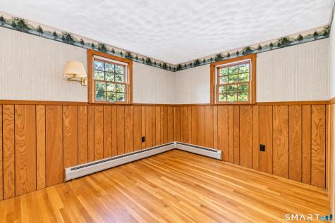 27 Queen Street Enfield CT 06082