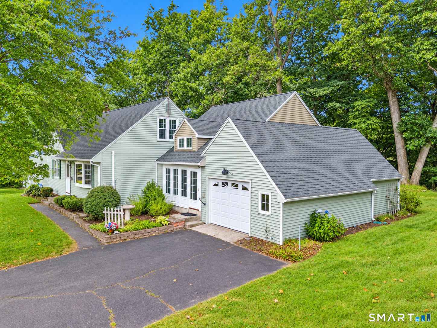 27 Queen Street Enfield CT 06082