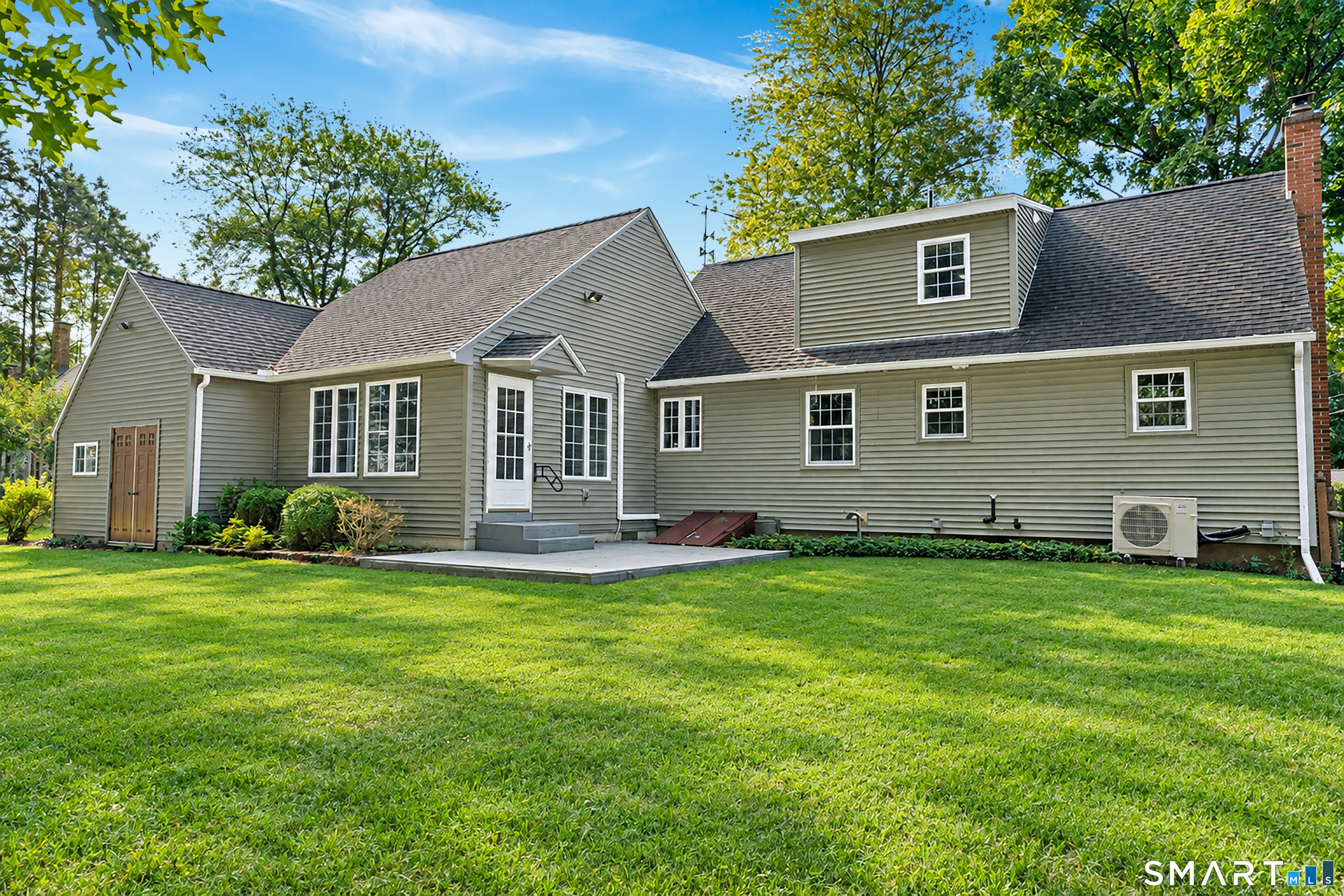 27 Queen Street Enfield CT 06082