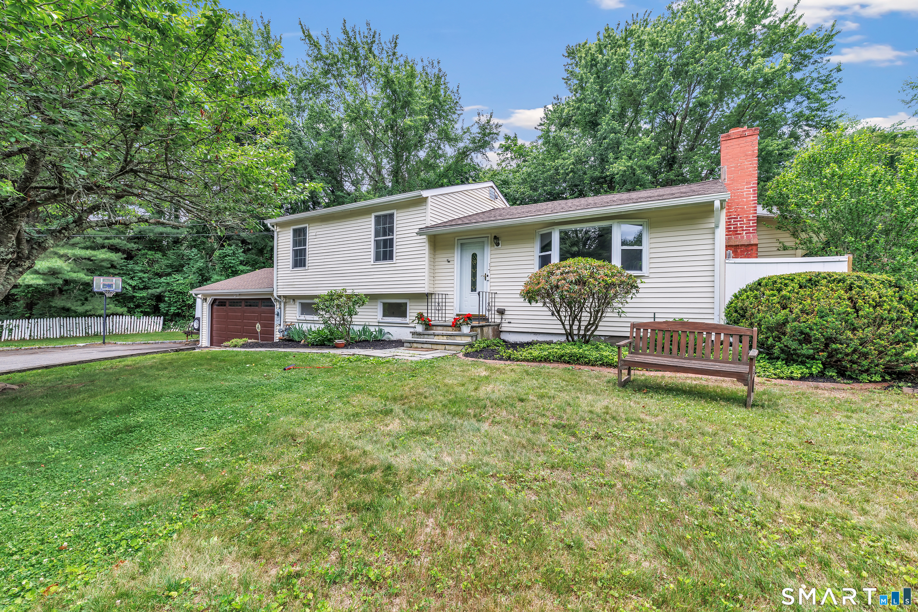 17 Woodlawn Road Monroe CT 06468