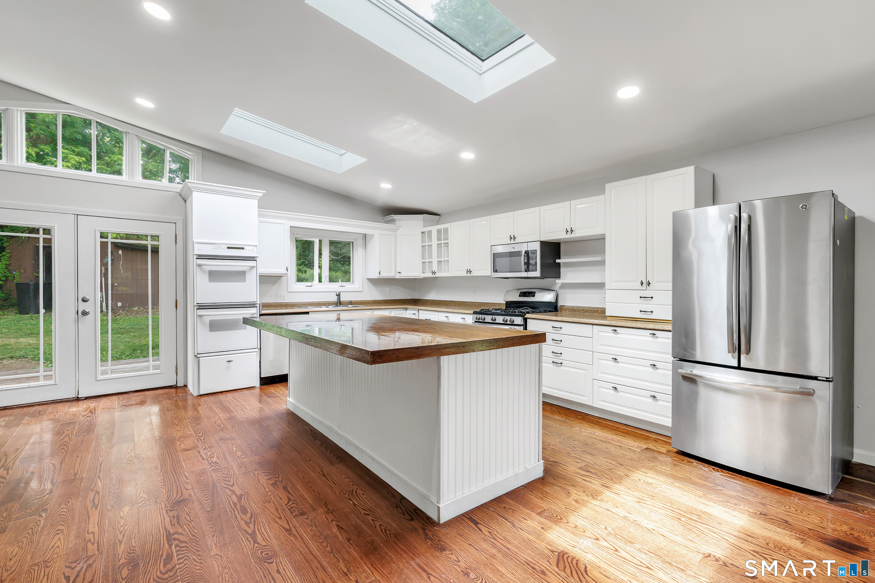17 Woodlawn Road Monroe CT 06468