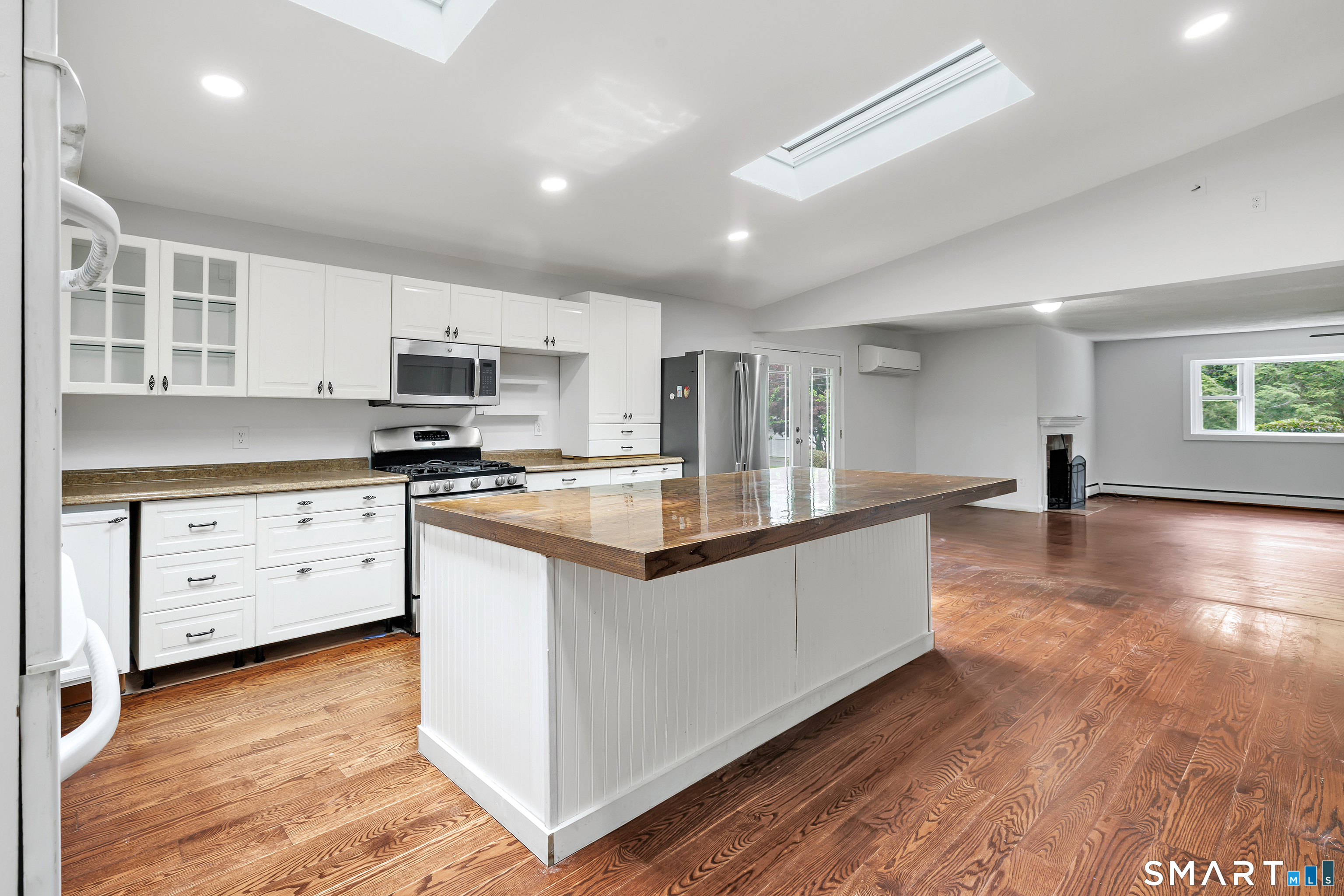 17 Woodlawn Road Monroe CT 06468