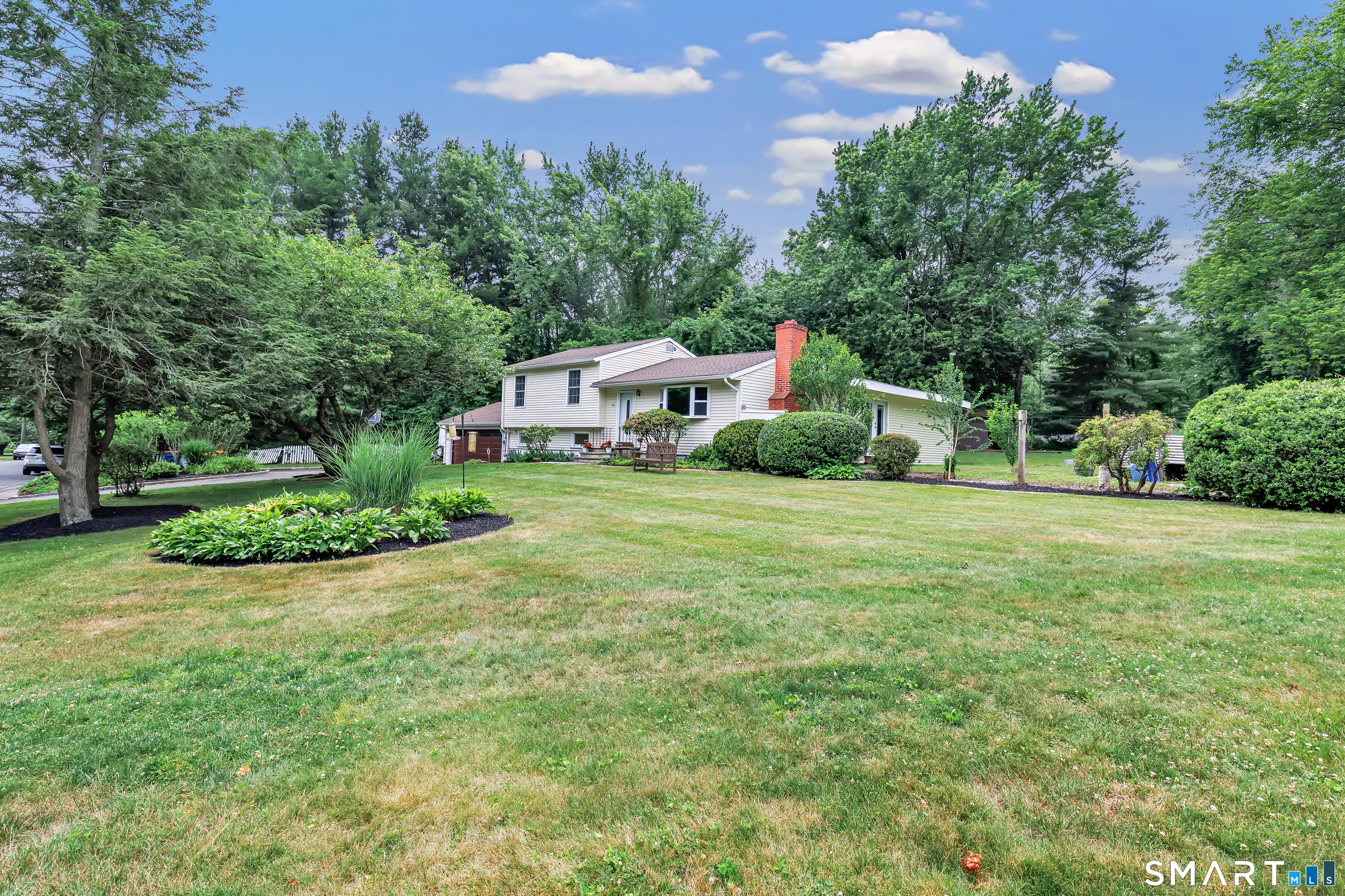 17 Woodlawn Road Monroe CT 06468