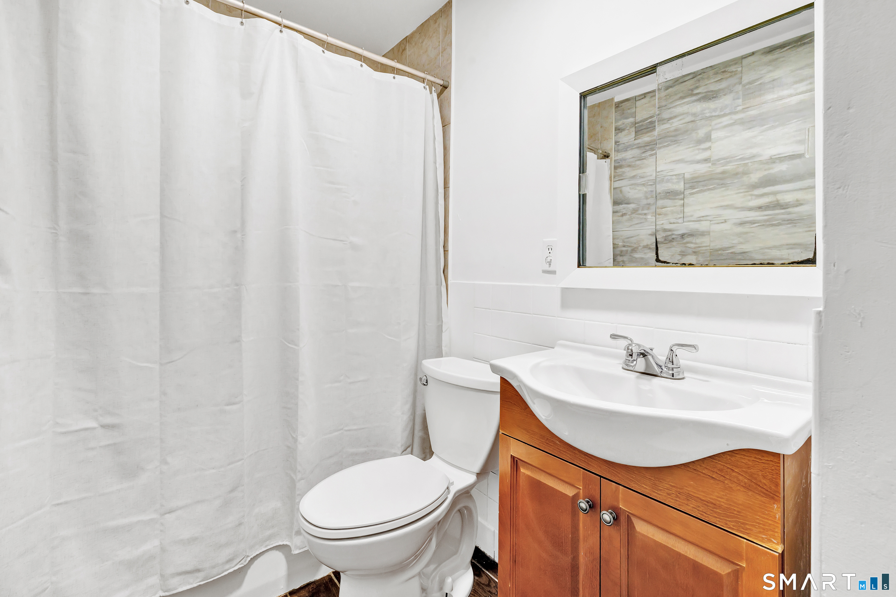 17 Woodlawn Road Monroe CT 06468