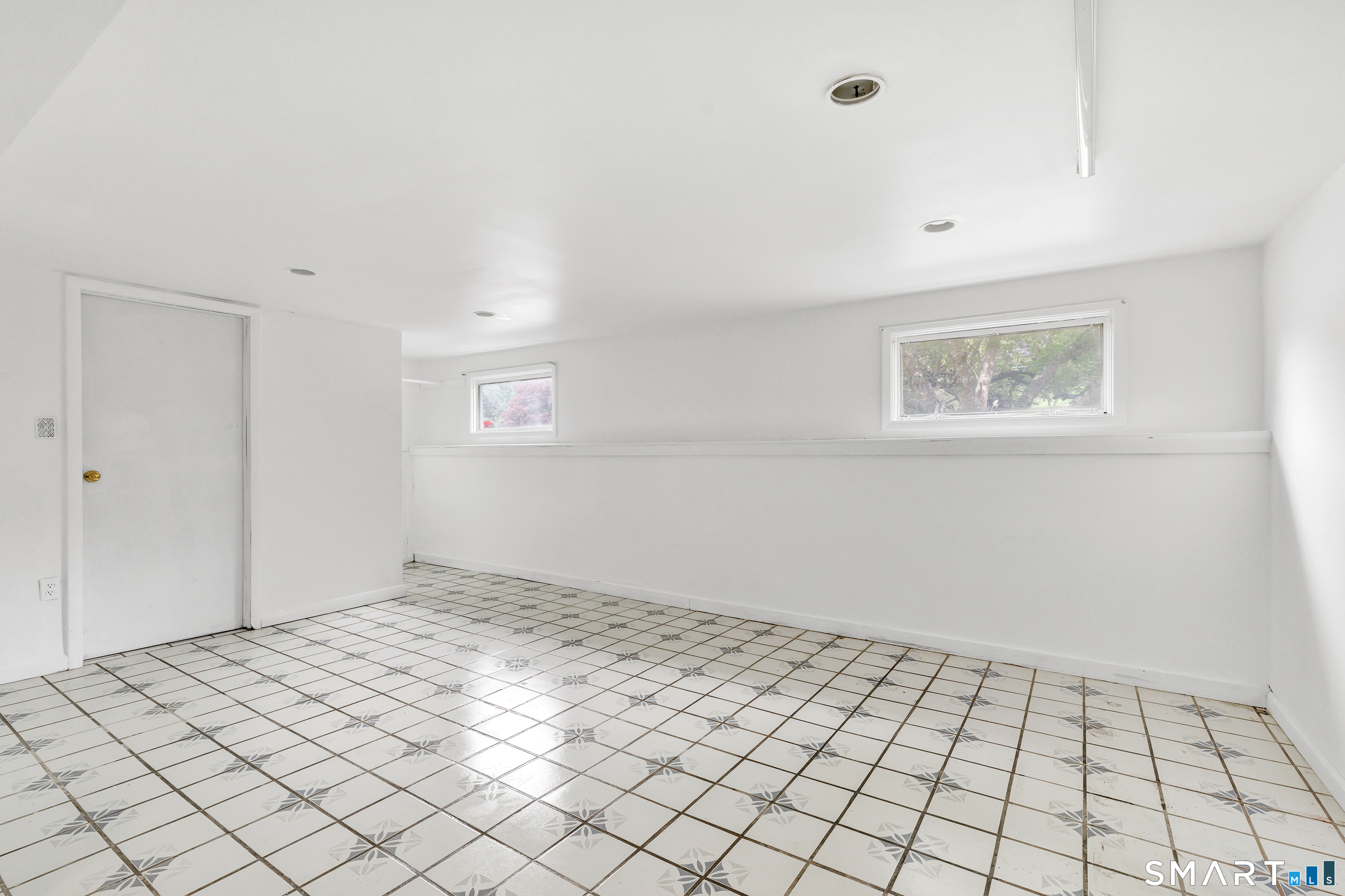 17 Woodlawn Road Monroe CT 06468