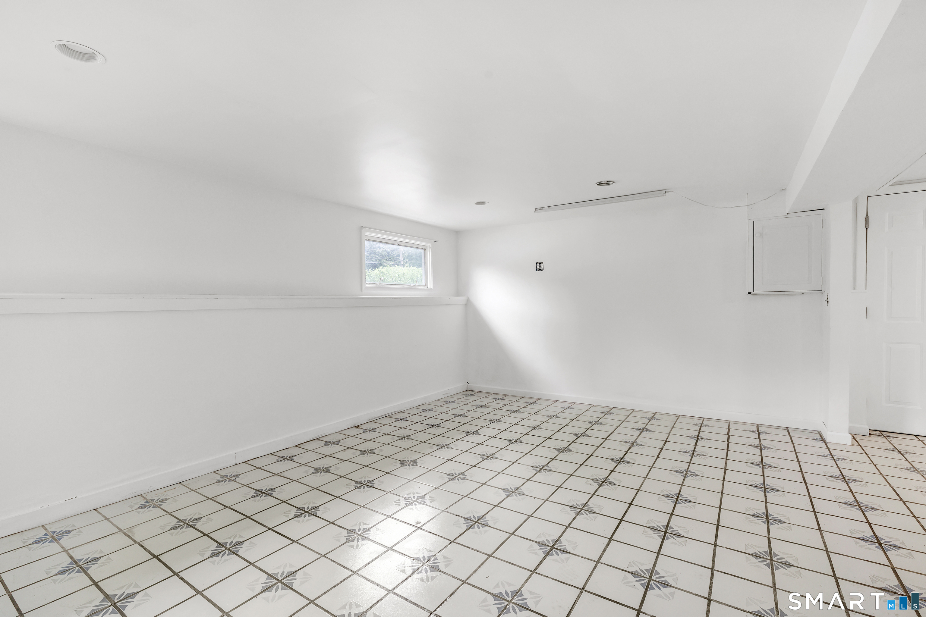 17 Woodlawn Road Monroe CT 06468