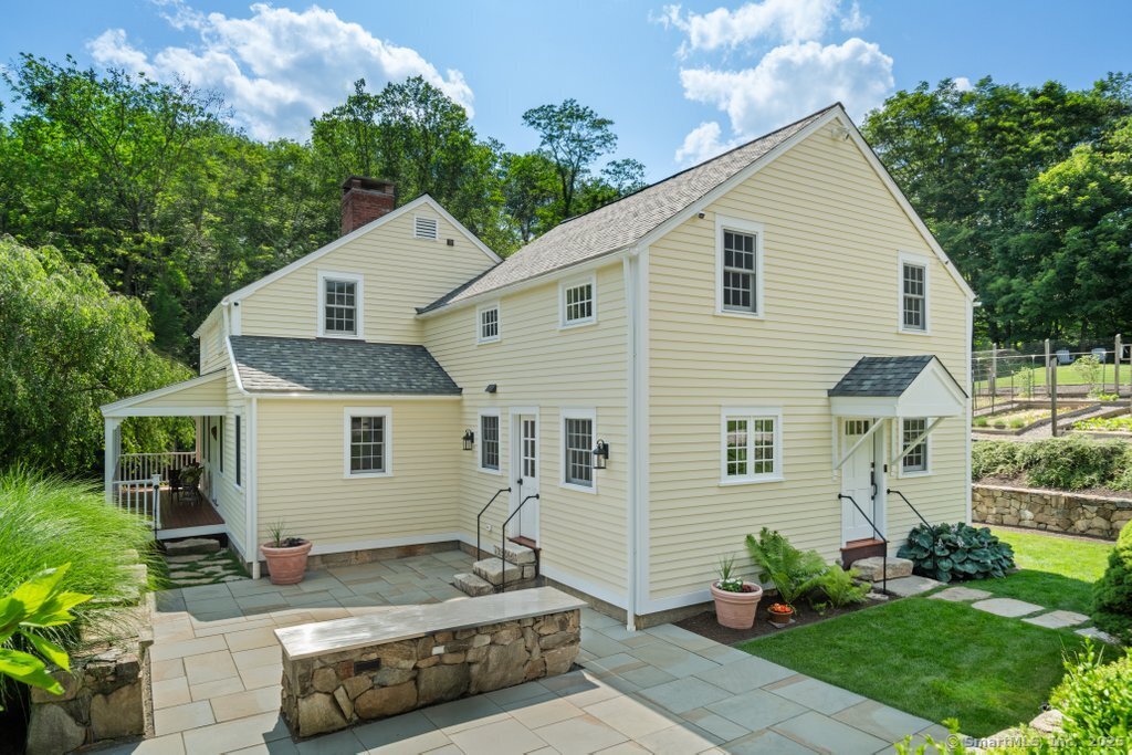 52 Aunt Park Lane Newtown CT 06470
