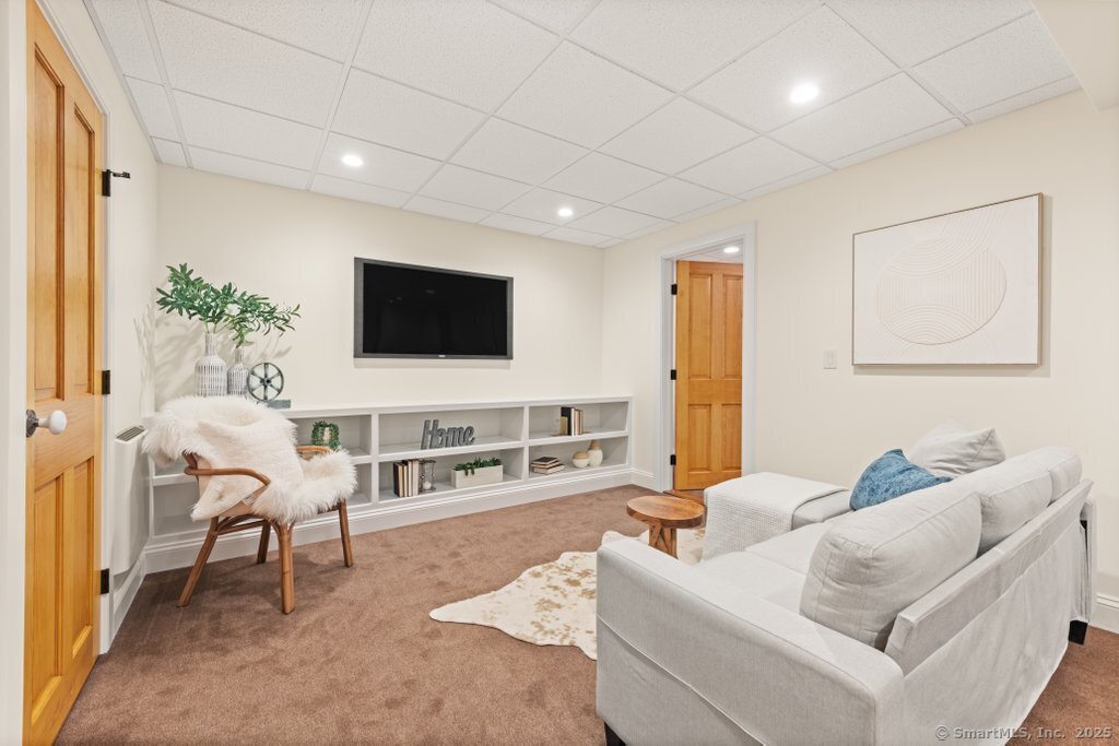 52 Aunt Park Lane Newtown CT 06470