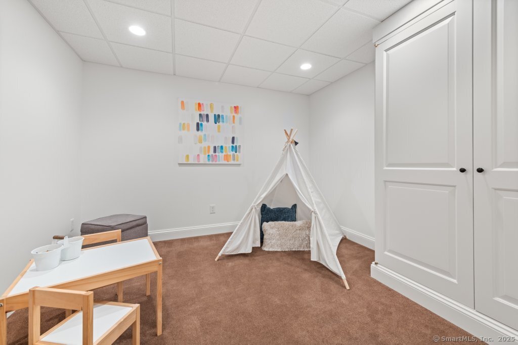 52 Aunt Park Lane Newtown CT 06470