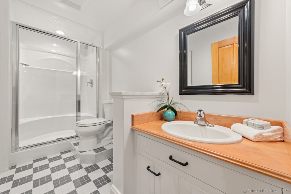 52 Aunt Park Lane Newtown CT 06470