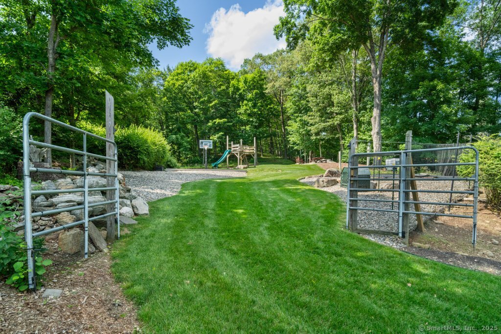 52 Aunt Park Lane Newtown CT 06470