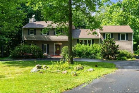 4 Queens Court Danbury CT 06811