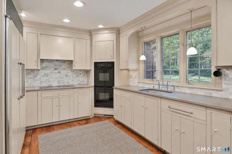 28 Maplecrest Drive Danbury CT 06811