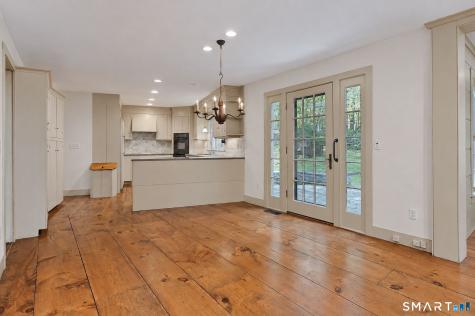 28 Maplecrest Drive Danbury CT 06811