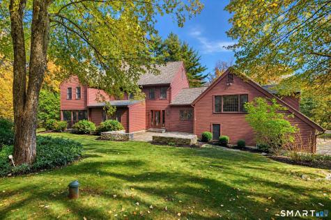 28 Maplecrest Drive Danbury CT 06811