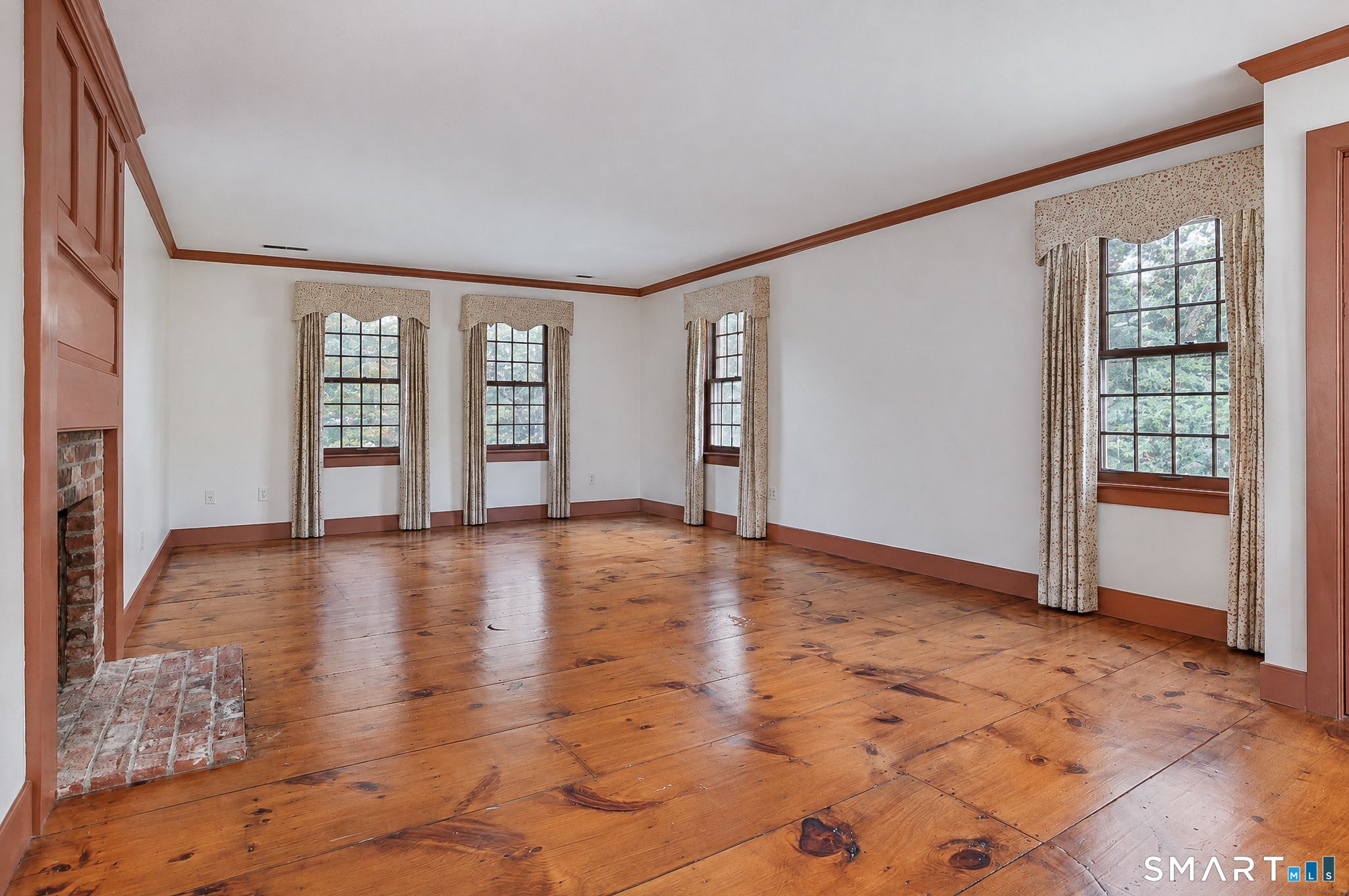 28 Maplecrest Drive Danbury CT 06811