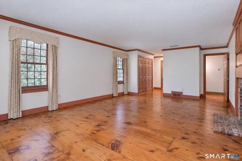 28 Maplecrest Drive Danbury CT 06811