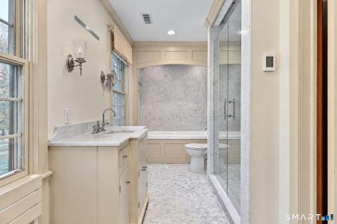 28 Maplecrest Drive Danbury CT 06811