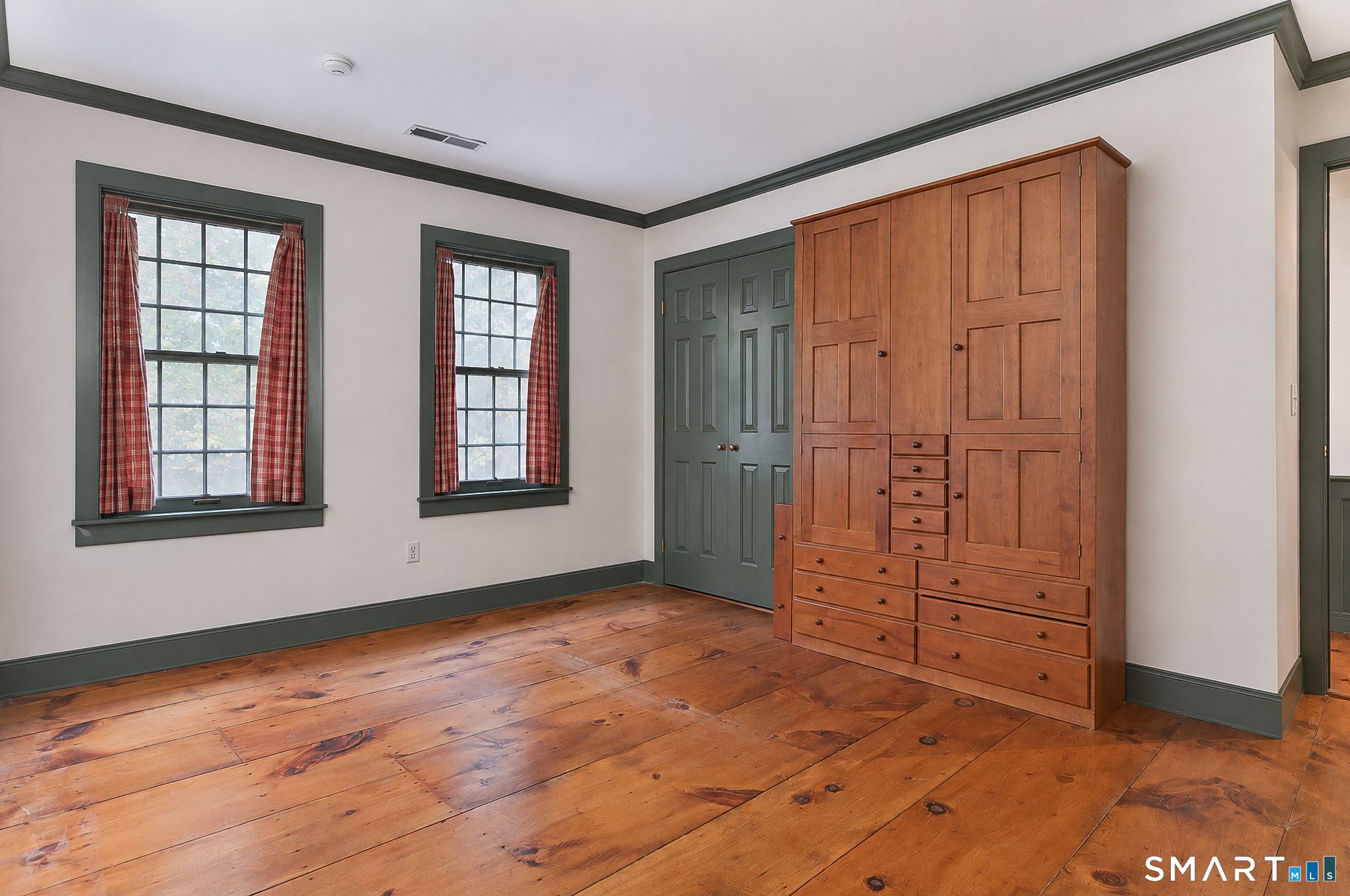 28 Maplecrest Drive Danbury CT 06811