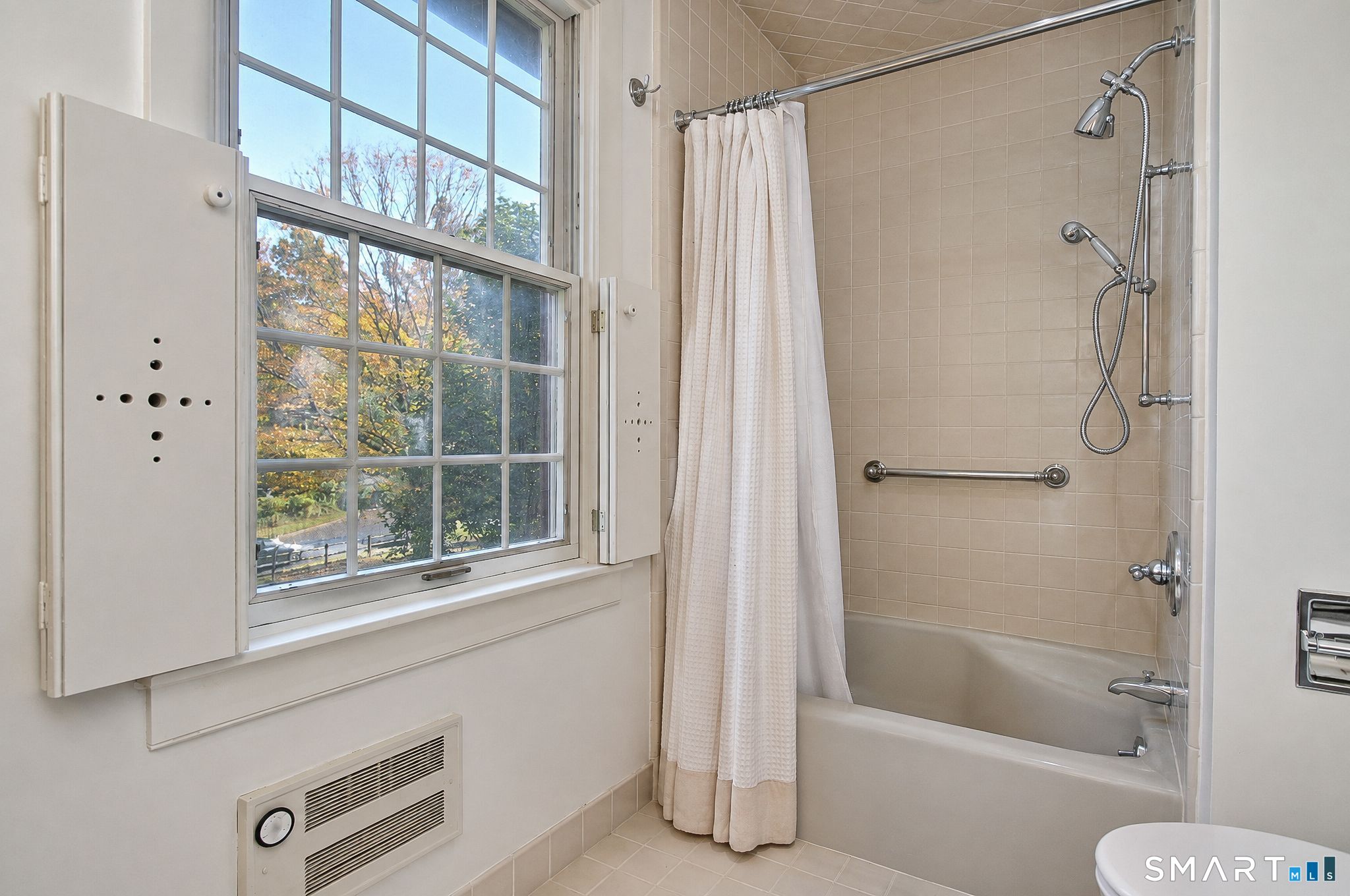 28 Maplecrest Drive Danbury CT 06811