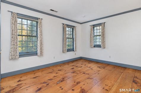 28 Maplecrest Drive Danbury CT 06811