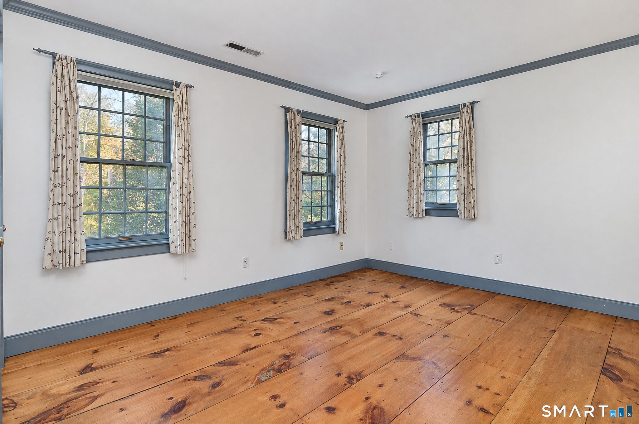 28 Maplecrest Drive Danbury CT 06811