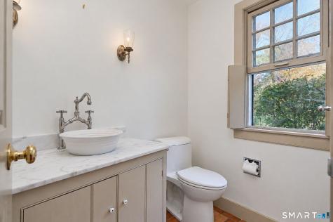 28 Maplecrest Drive Danbury CT 06811