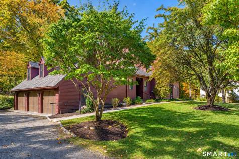 28 Maplecrest Drive Danbury CT 06811