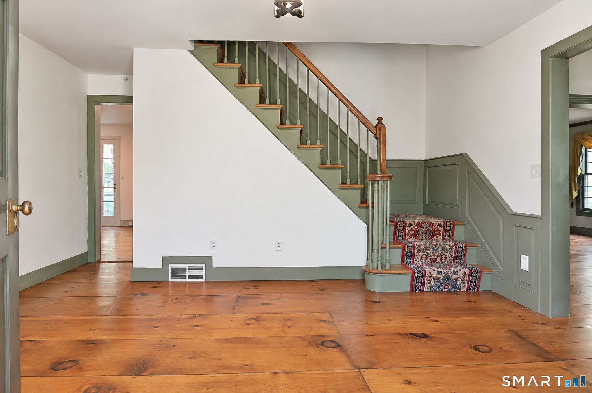 28 Maplecrest Drive Danbury CT 06811