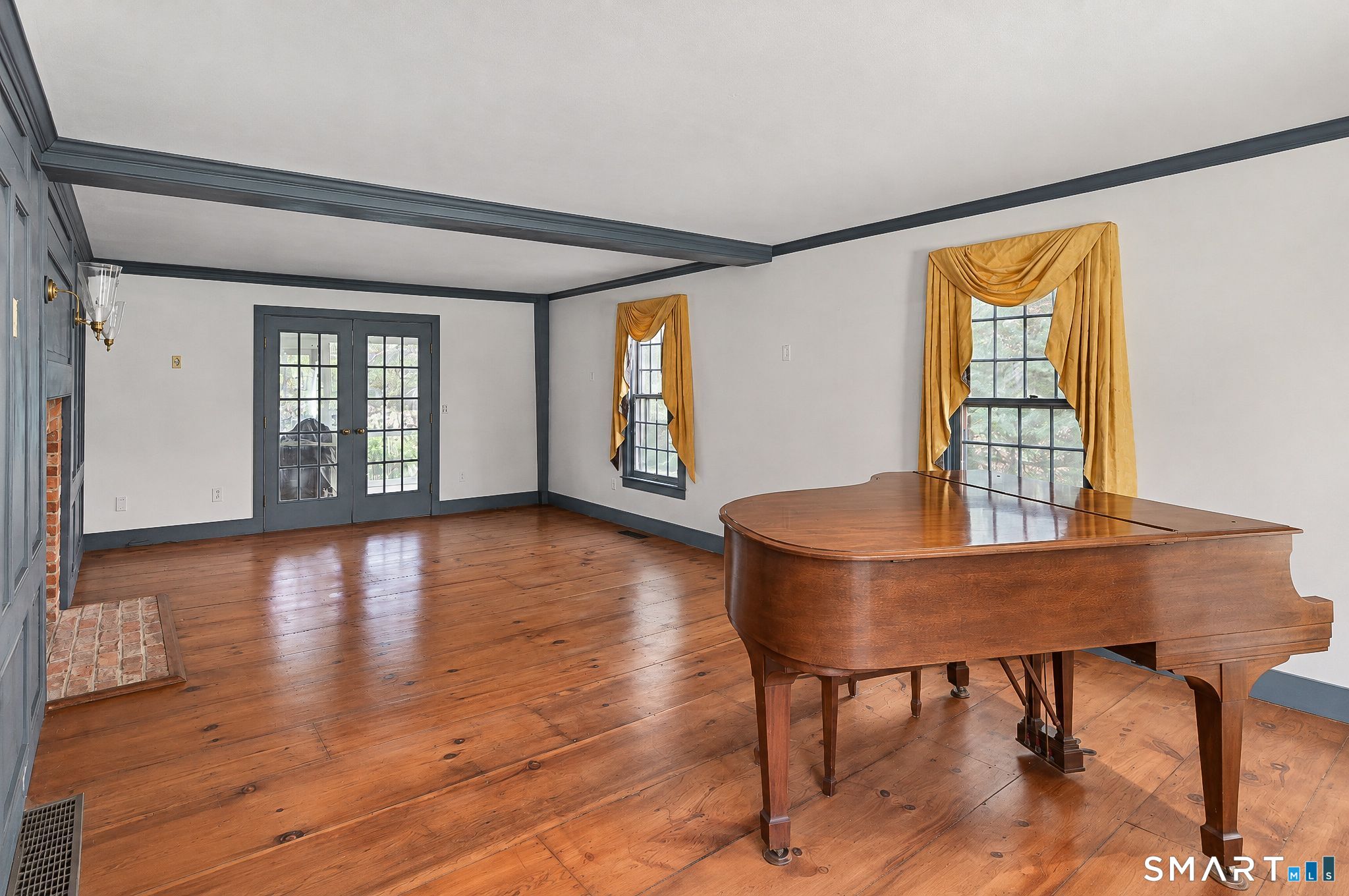 28 Maplecrest Drive Danbury CT 06811