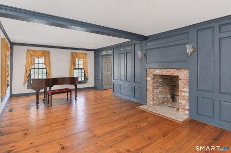 28 Maplecrest Drive Danbury CT 06811