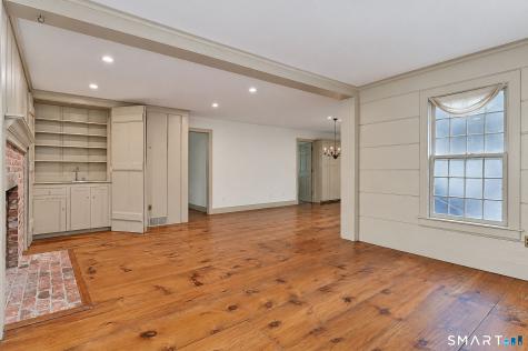 28 Maplecrest Drive Danbury CT 06811