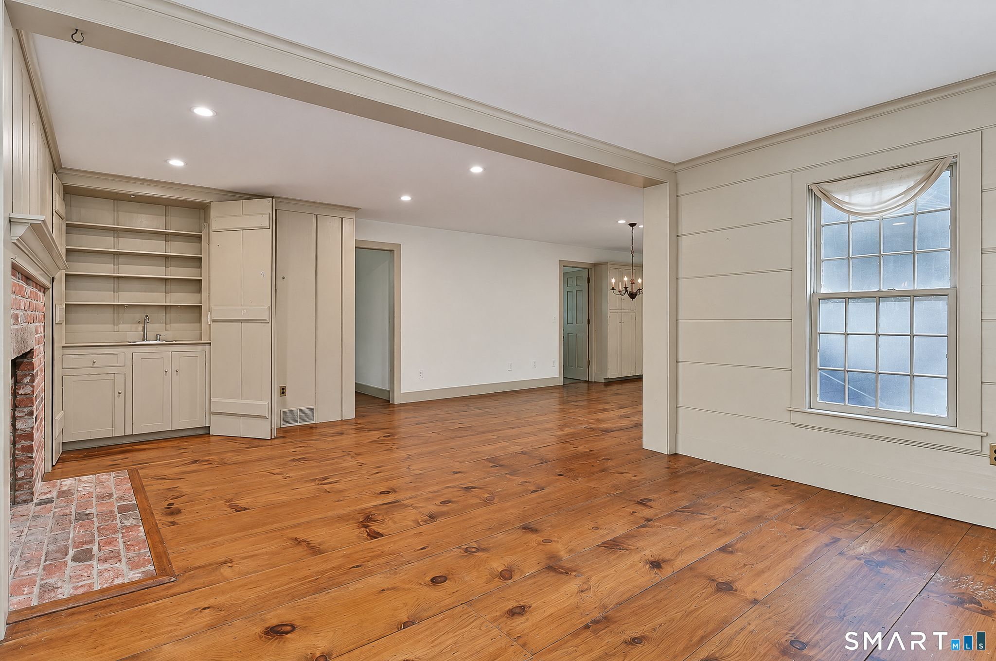 28 Maplecrest Drive Danbury CT 06811