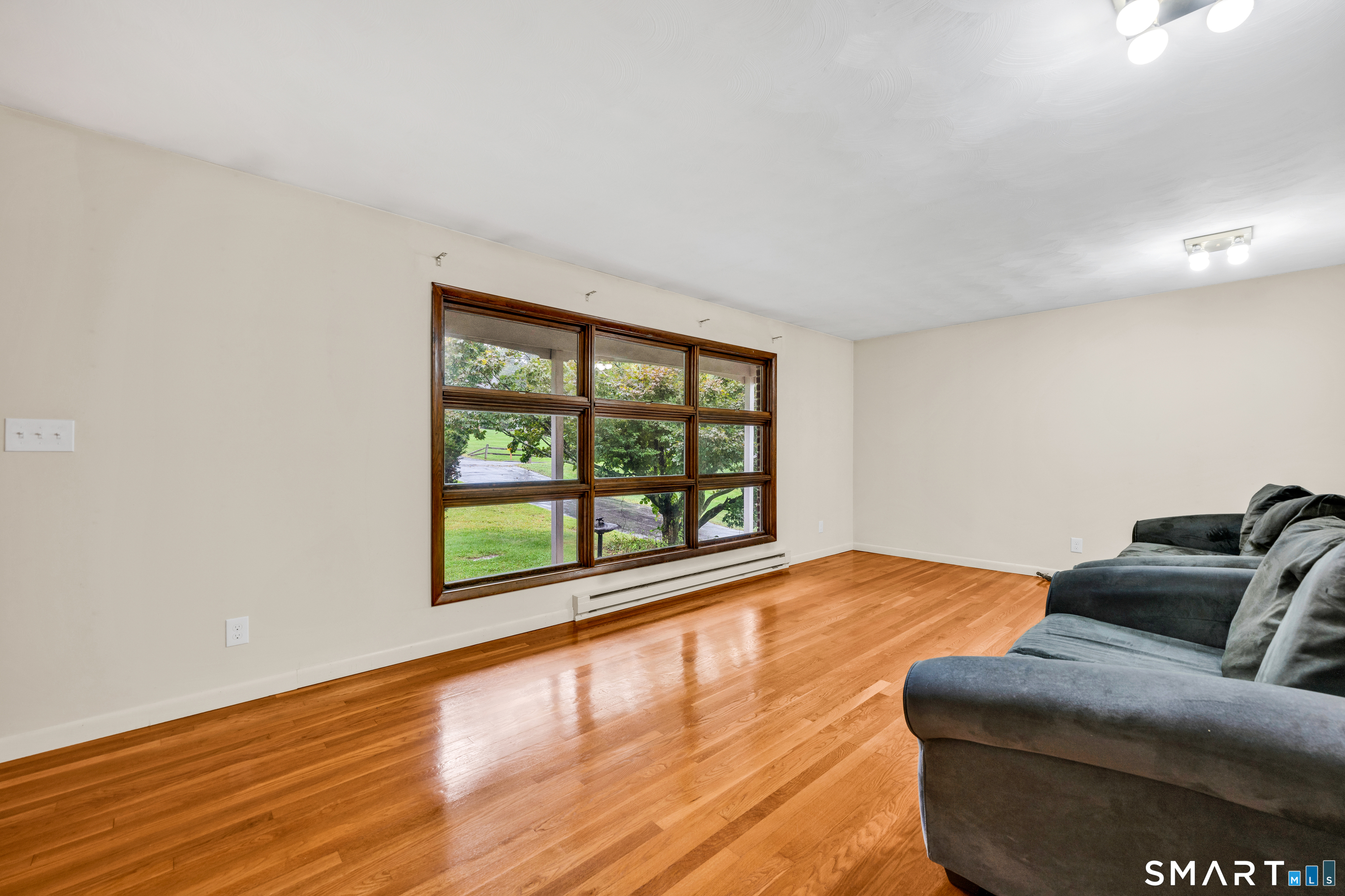 54 Evelyn Drive Naugatuck CT 06770