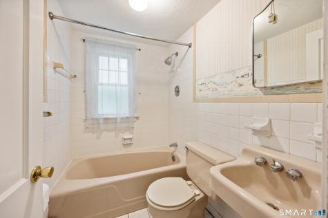 1105 Peck Lane Cheshire CT 06410