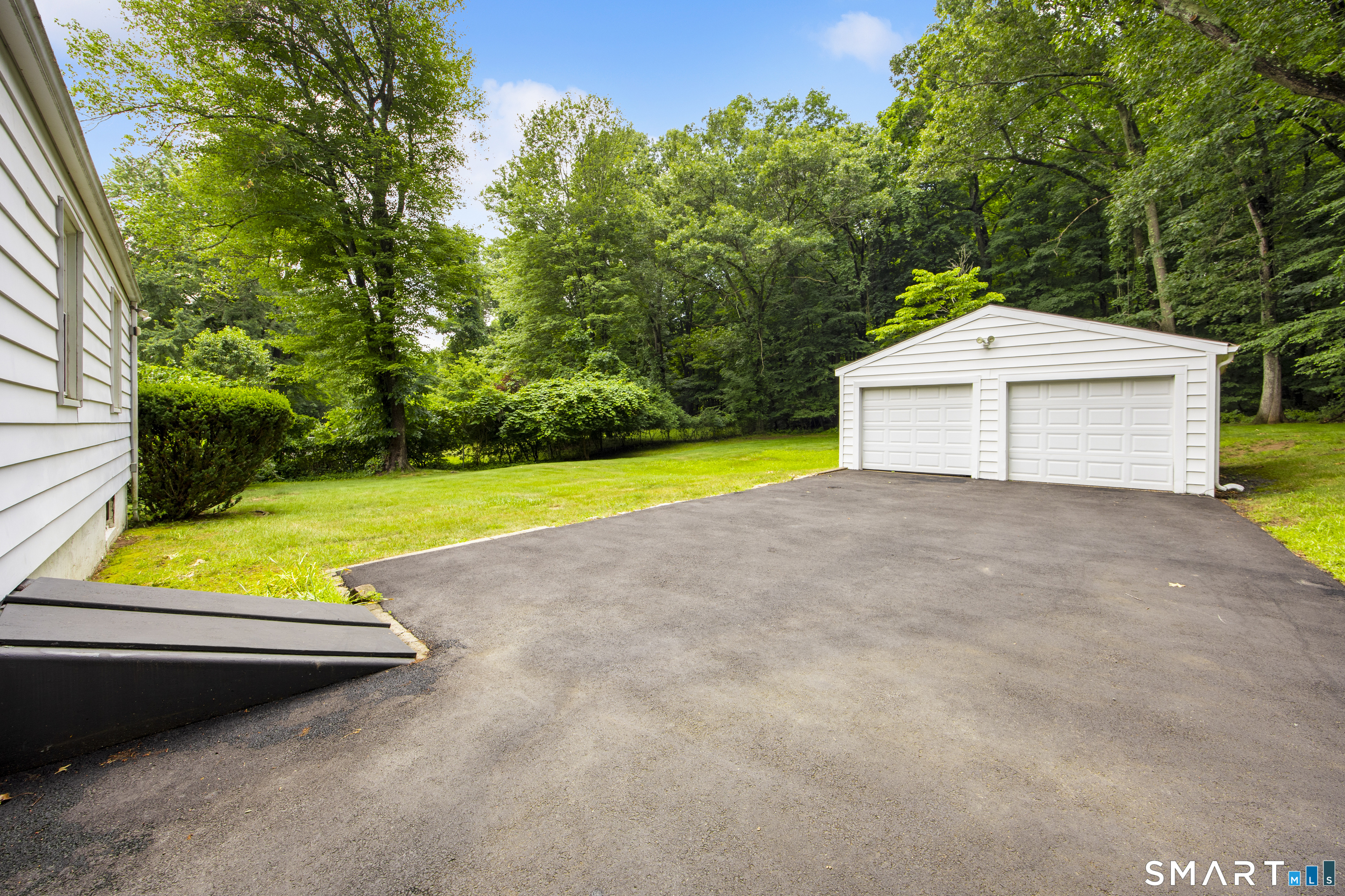 1105 Peck Lane Cheshire CT 06410