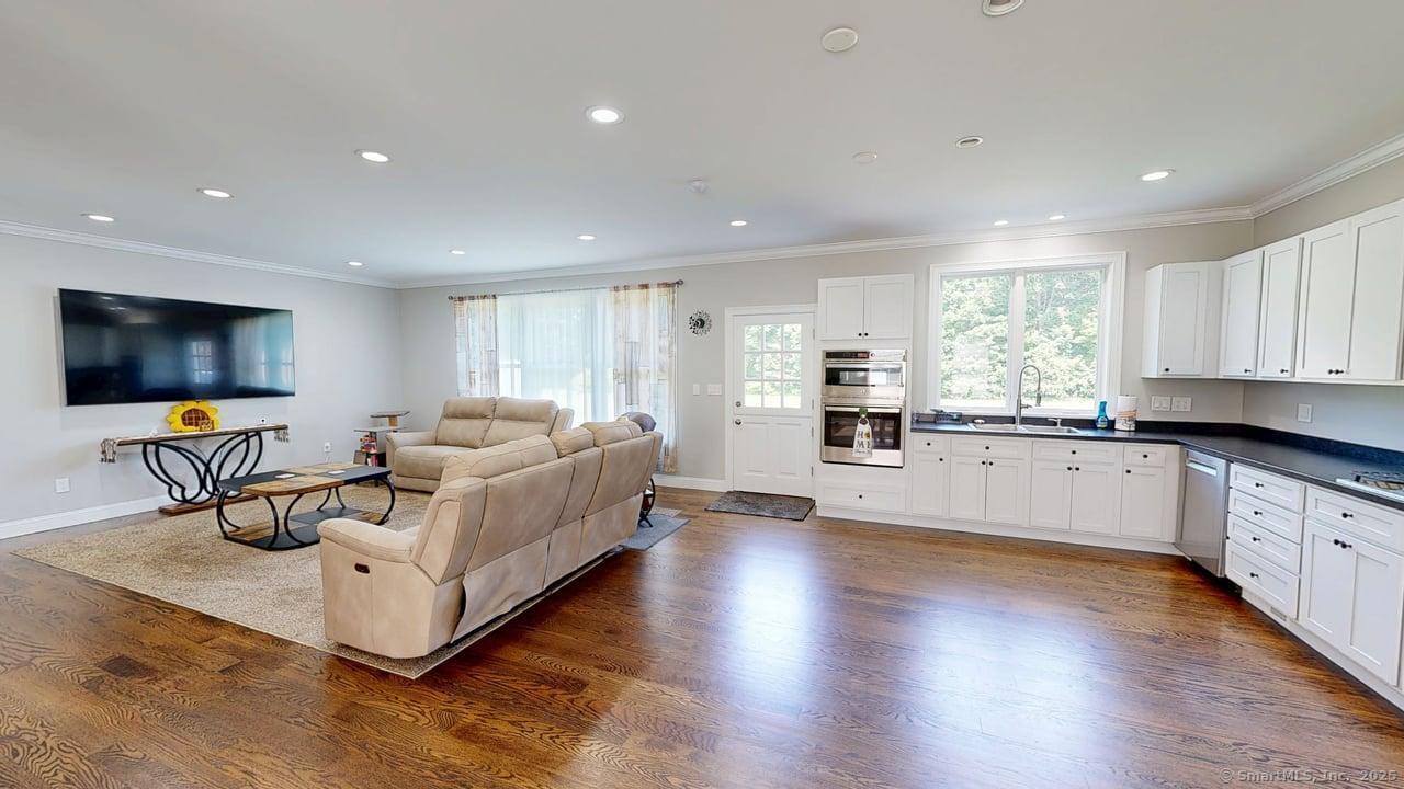 435 Maple Avenue Cheshire CT 06410