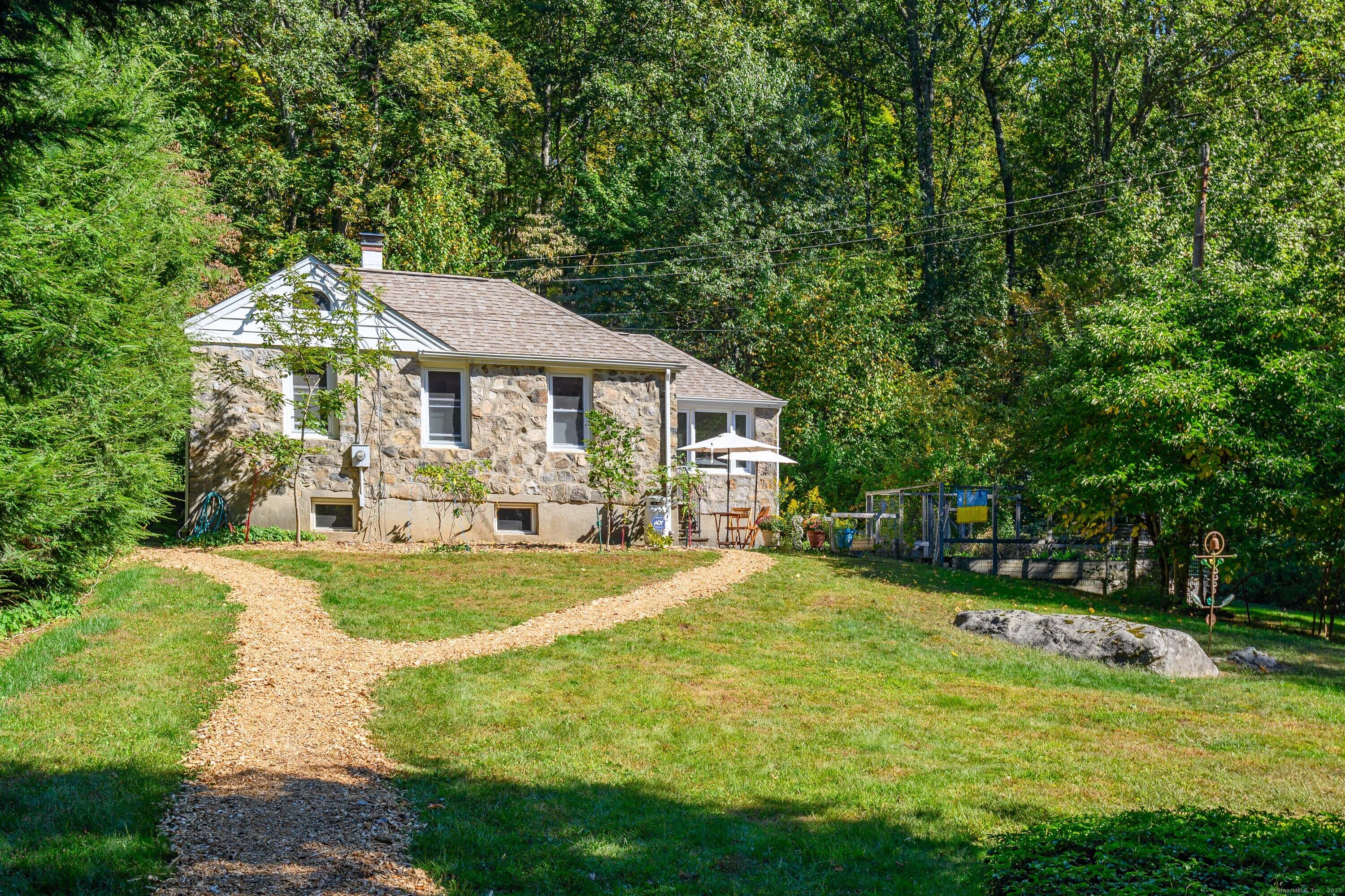 8 Satterlee Road New Fairfield CT 06812