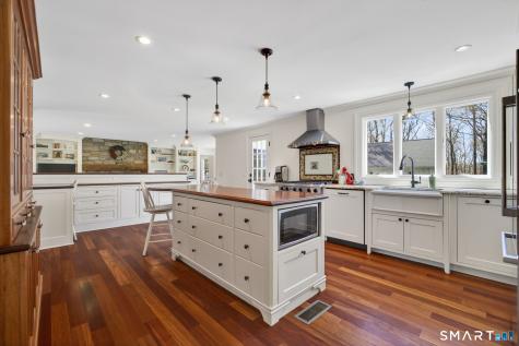 85 Fawn Brook Circle Madison CT 06443